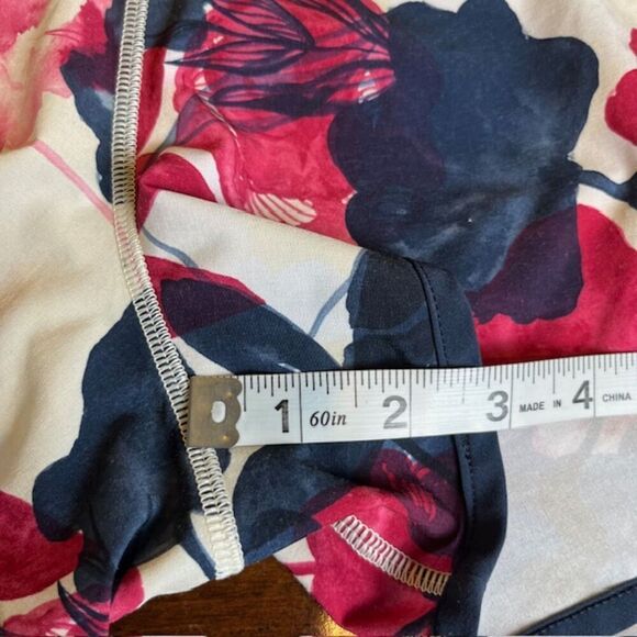 Lululemon Run: Speed Short 4way Stretch Inky Floral Ghost Inkwell Bumble Berry 6 - Picture 4 of 14